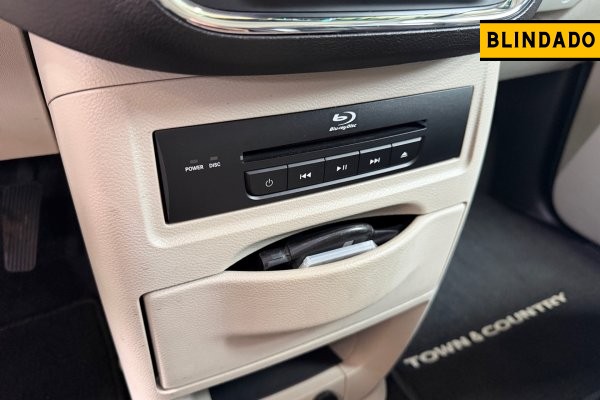 CHRYSLER TOWN & COUNTRY 3.6 LIMITED V6 24V GASOLINA 4P AUTOMÁTICO 2015/2015